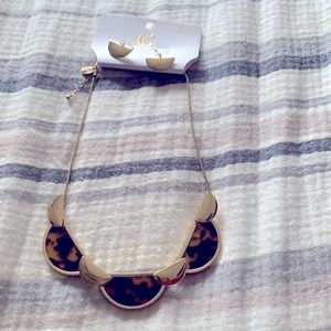 Necklace & earrings set